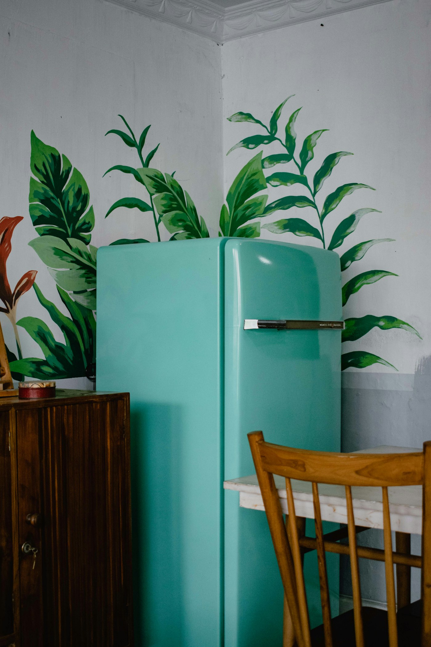 Refrigerator shelves where small condiment containers can disappear