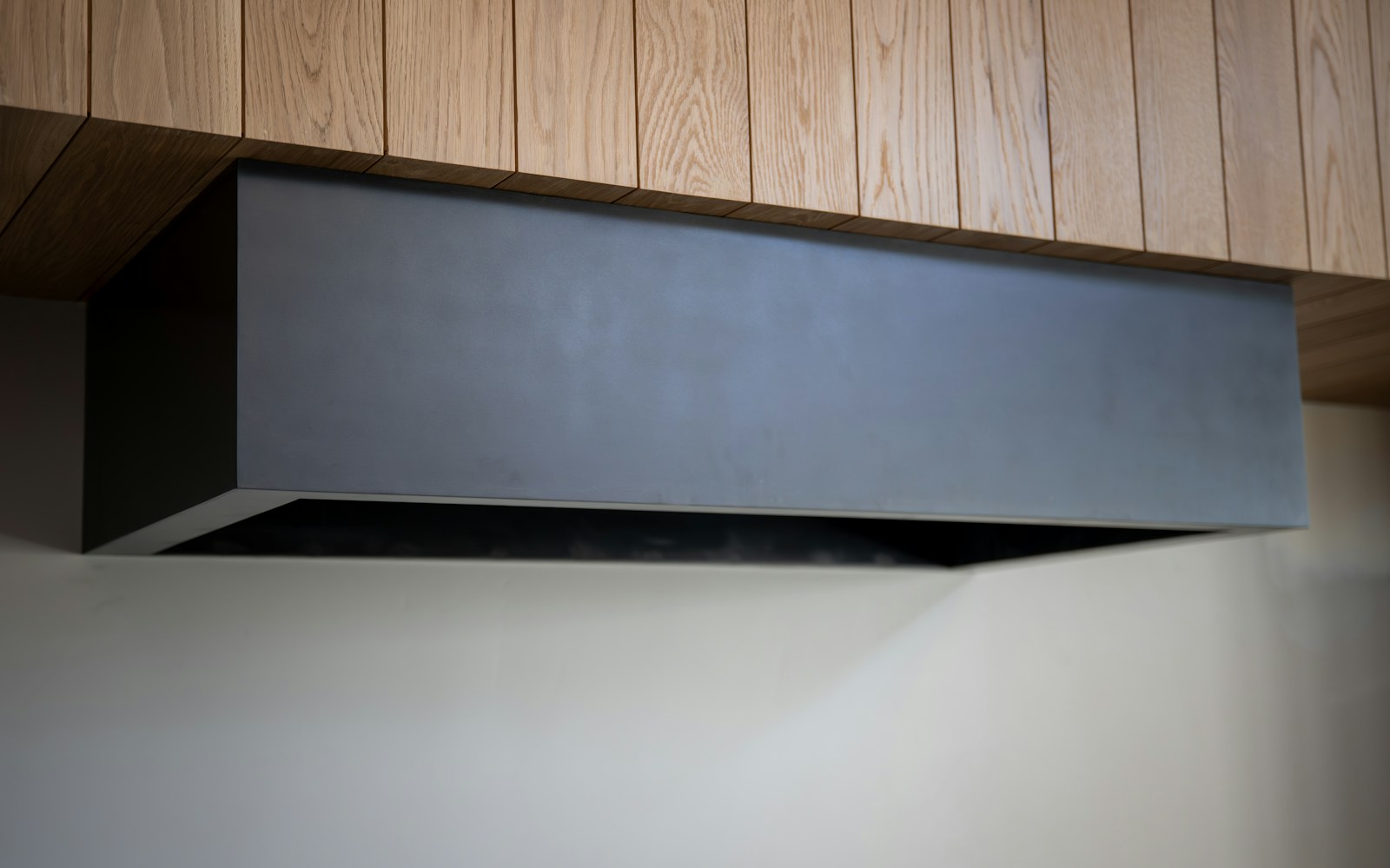 How to Clean a Range Hood Filter in a Small Kitchen Without Spreading Grease Everywhere