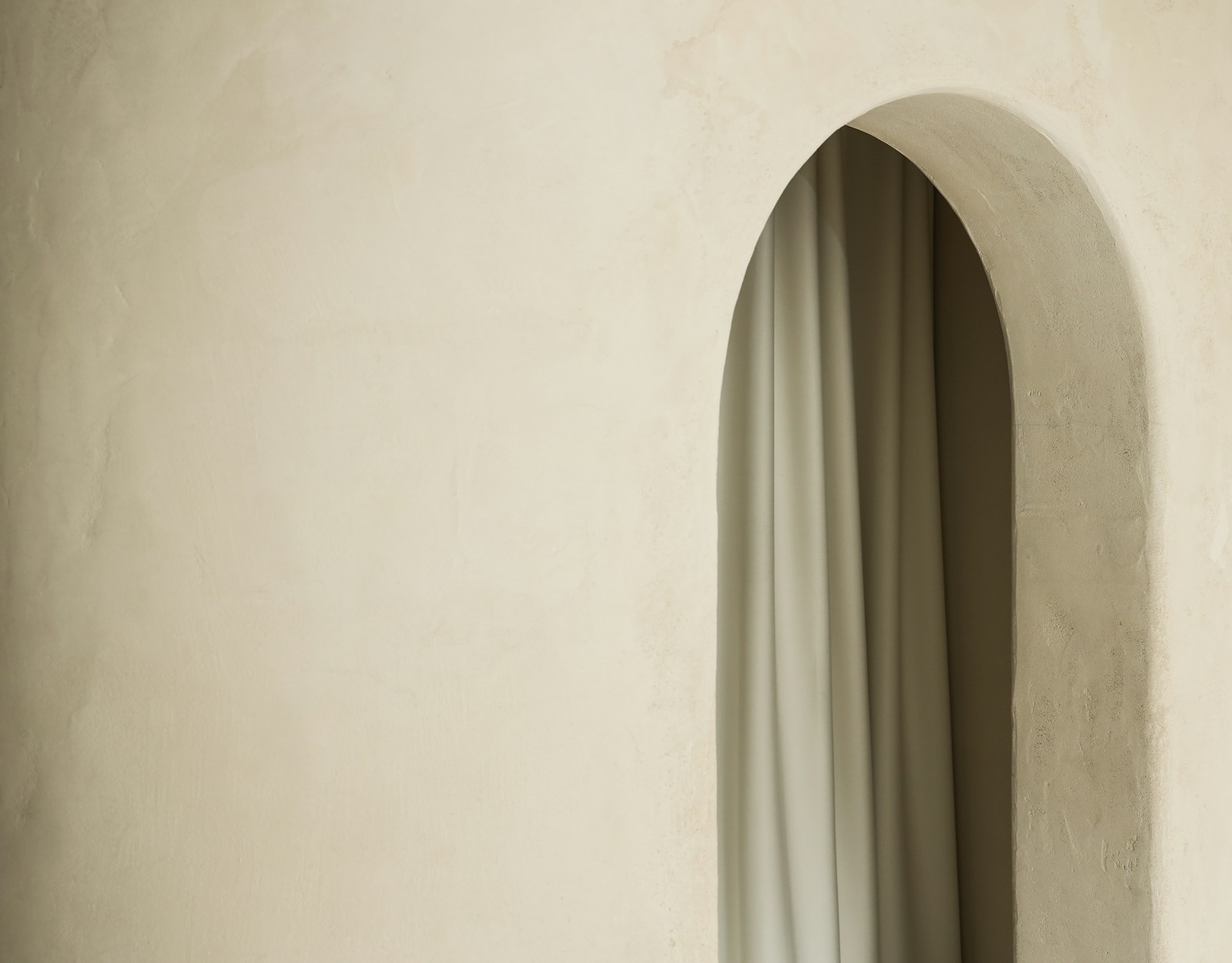 How to Clean Curtains in a Small Home Without Taking Over the Whole Room