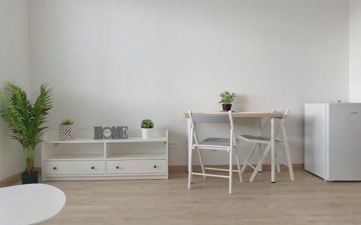 Small apartment dining area showing how seating affects limited floor space