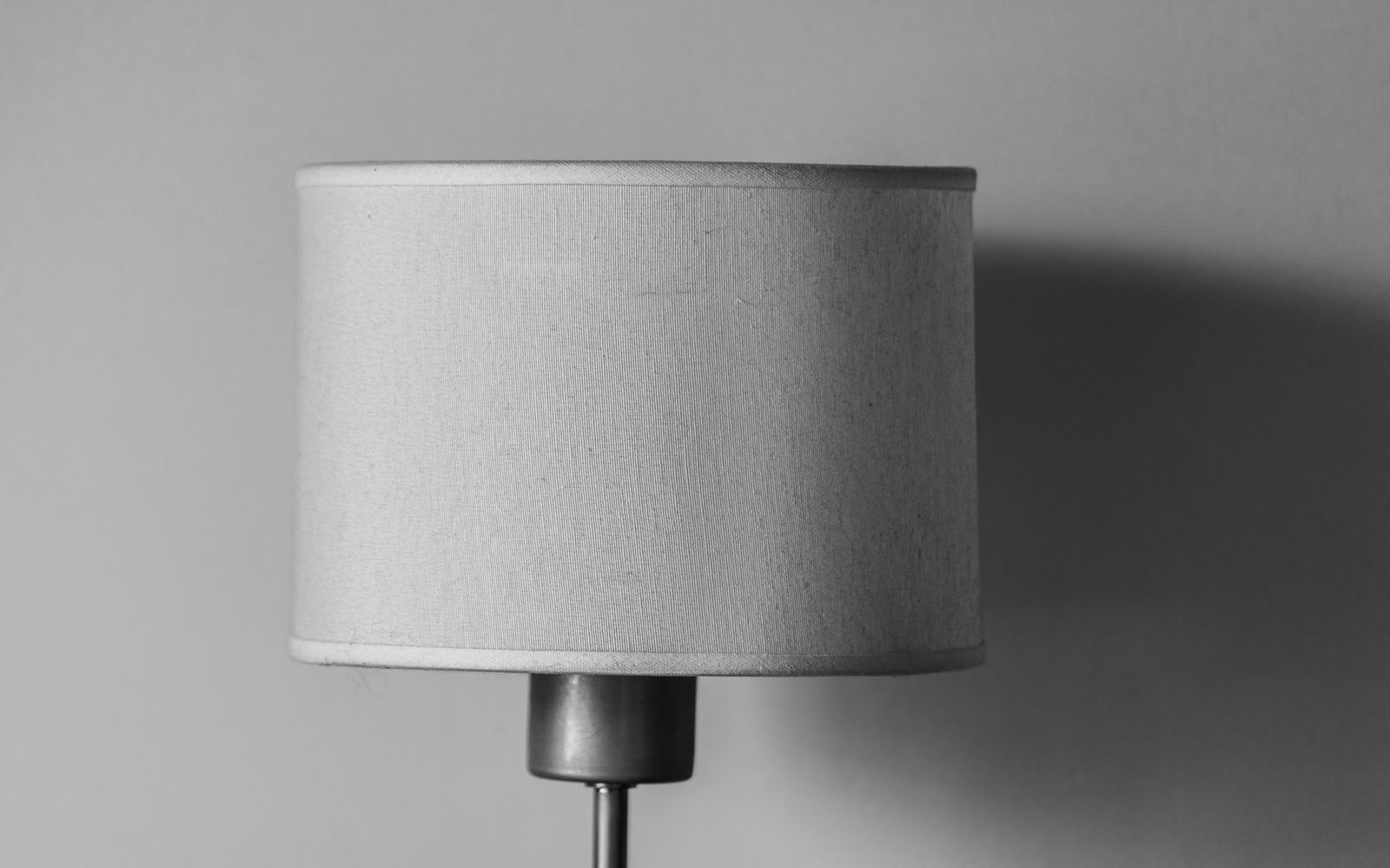 Clean a Bedroom Lampshade: Choose the Care Method Before the Cleaner