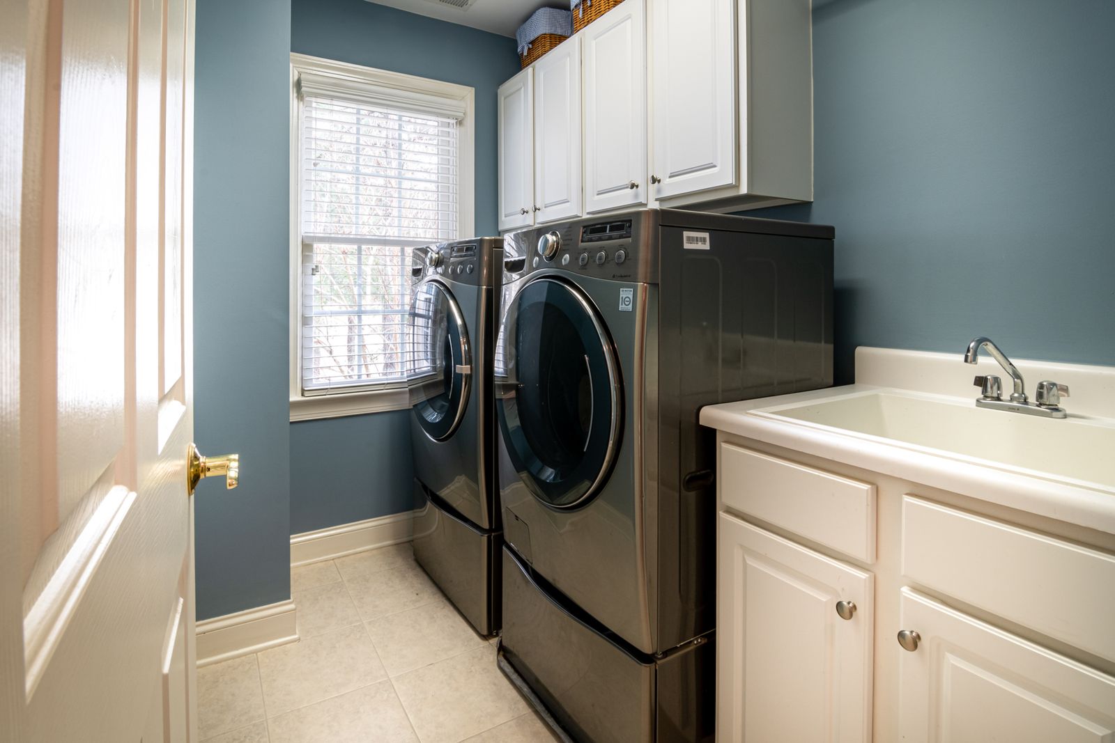 How to Clean a Front-Load Washer Gasket, Dispenser Drawer, and Filter