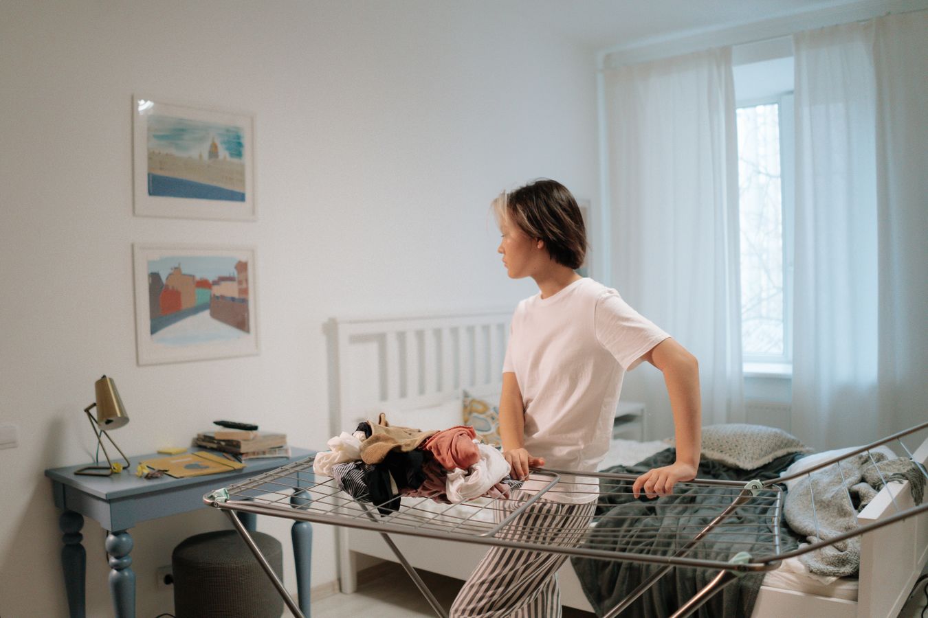 How to Keep a Small Bedroom Clean When Clothes Keep Piling Up