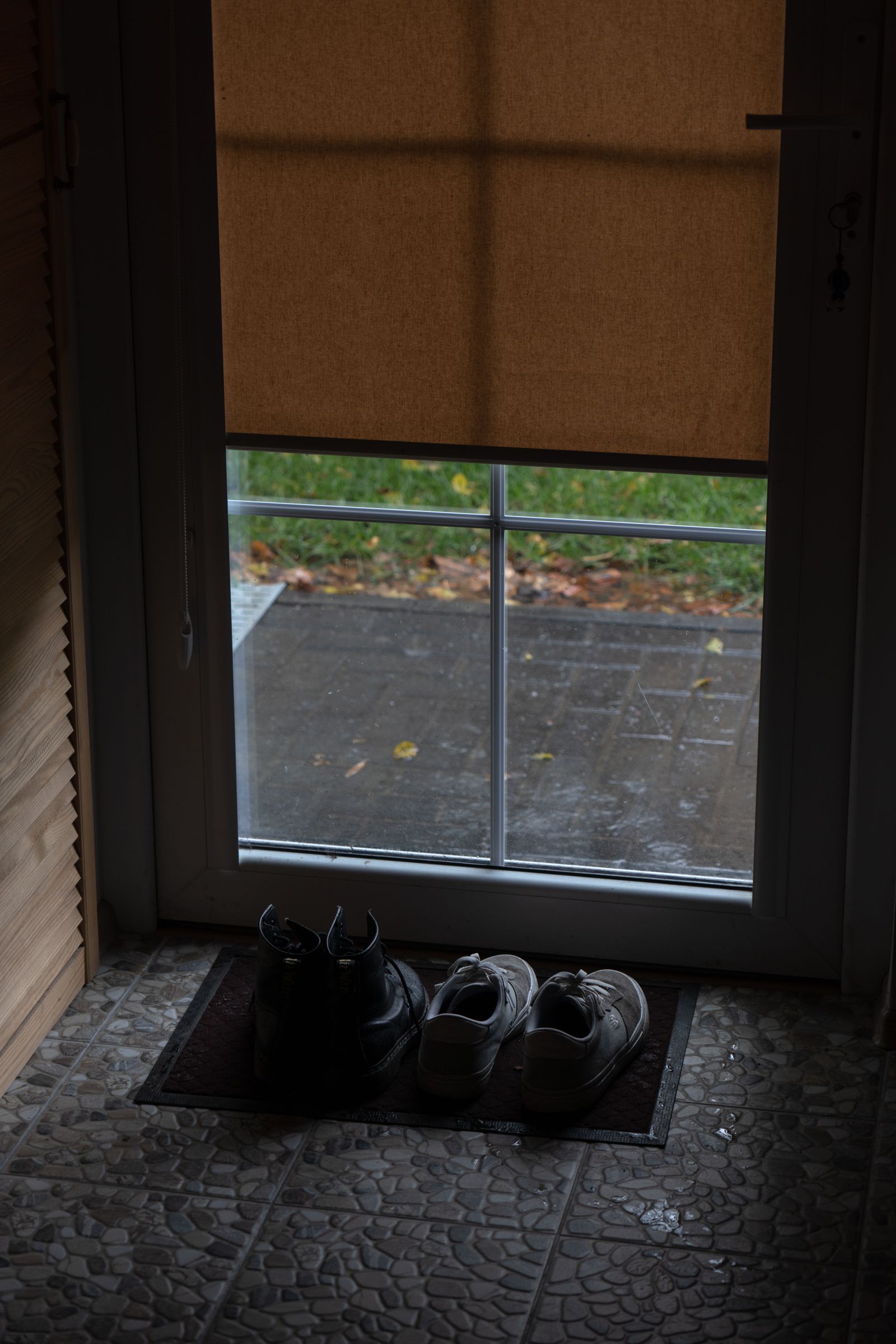 How to Clean Entryway Mud, Road Salt, and Wet-Shoe Mess Without Spreading It
