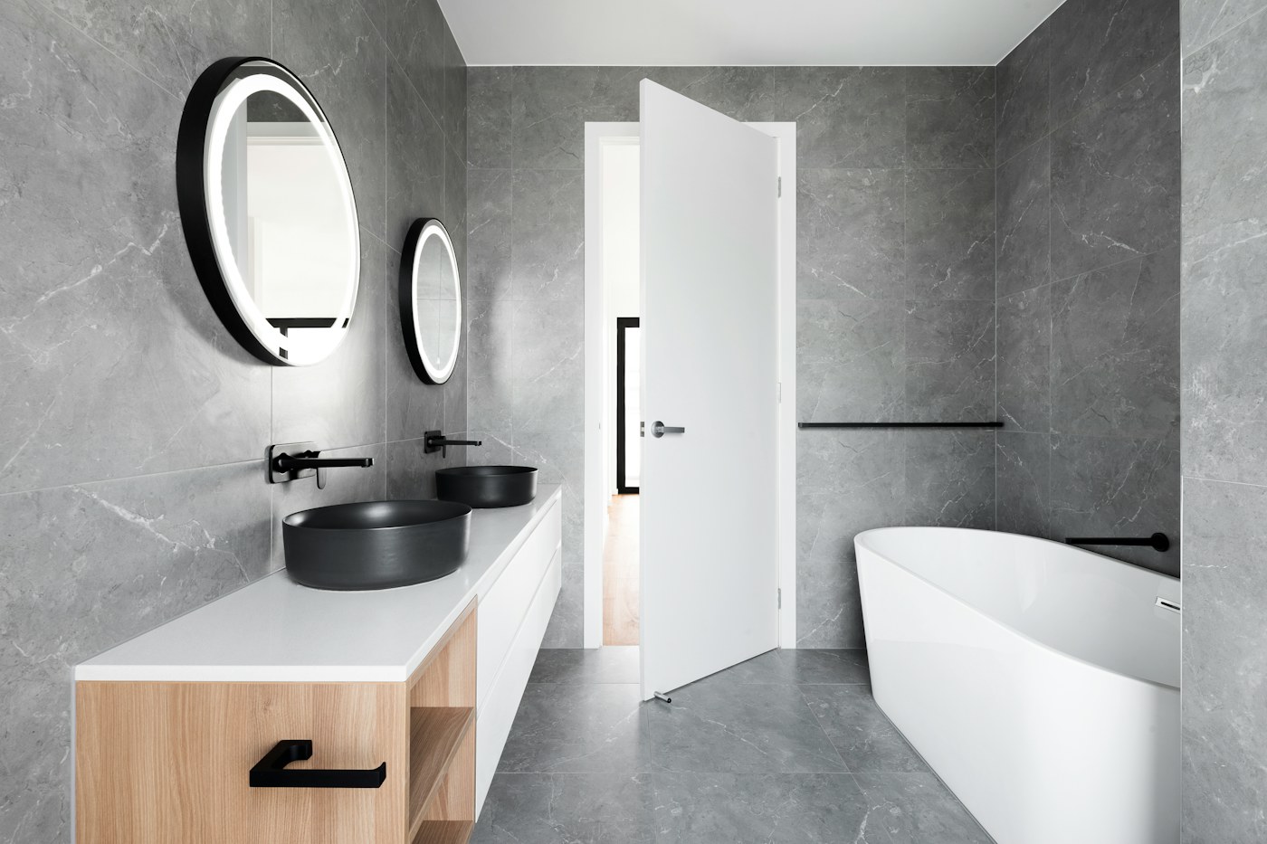 Calm bathroom with surfaces restored after the morning routine