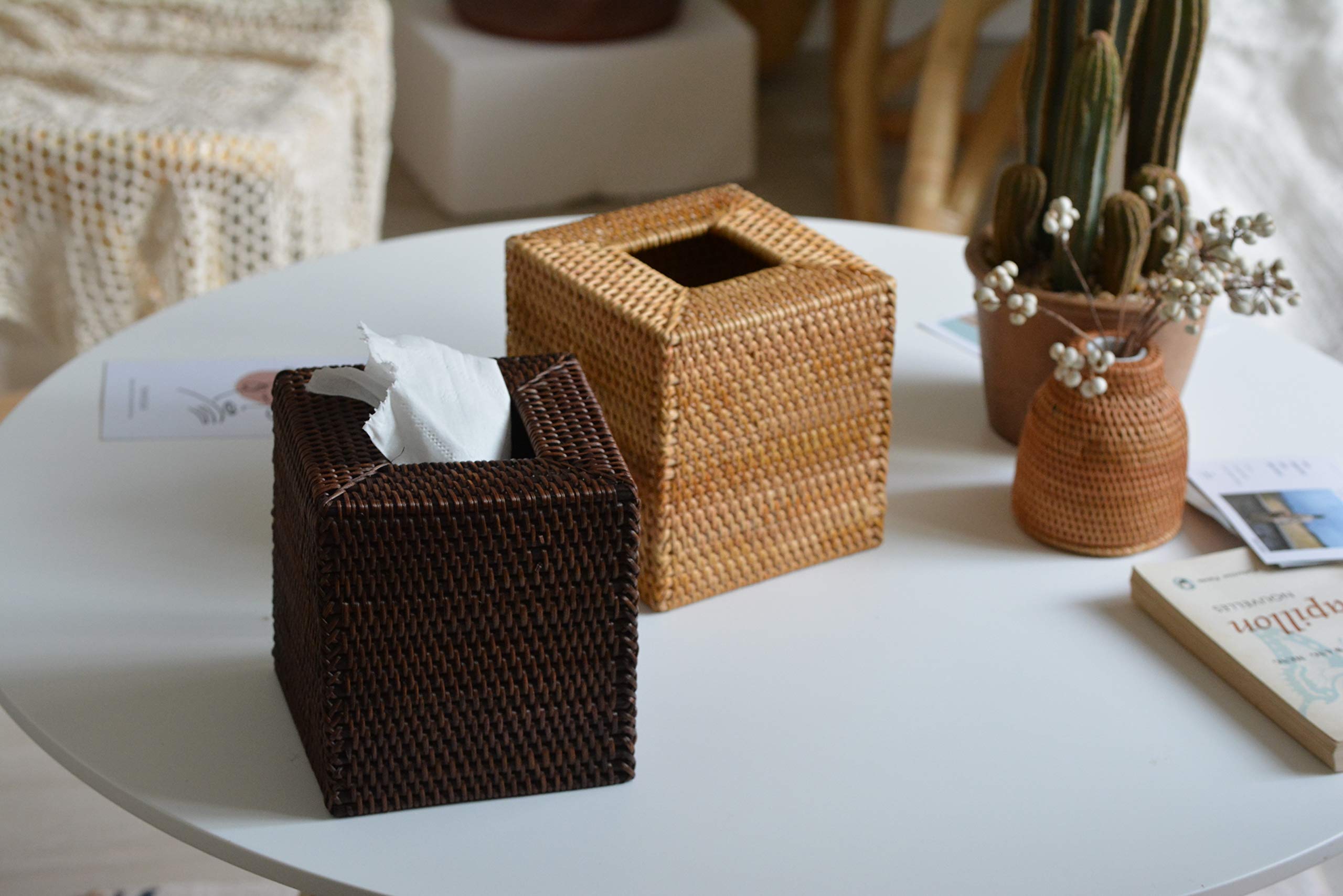 Natural and dark YANGQIHOME covers in supplier styling; the dark finish is a separate variation