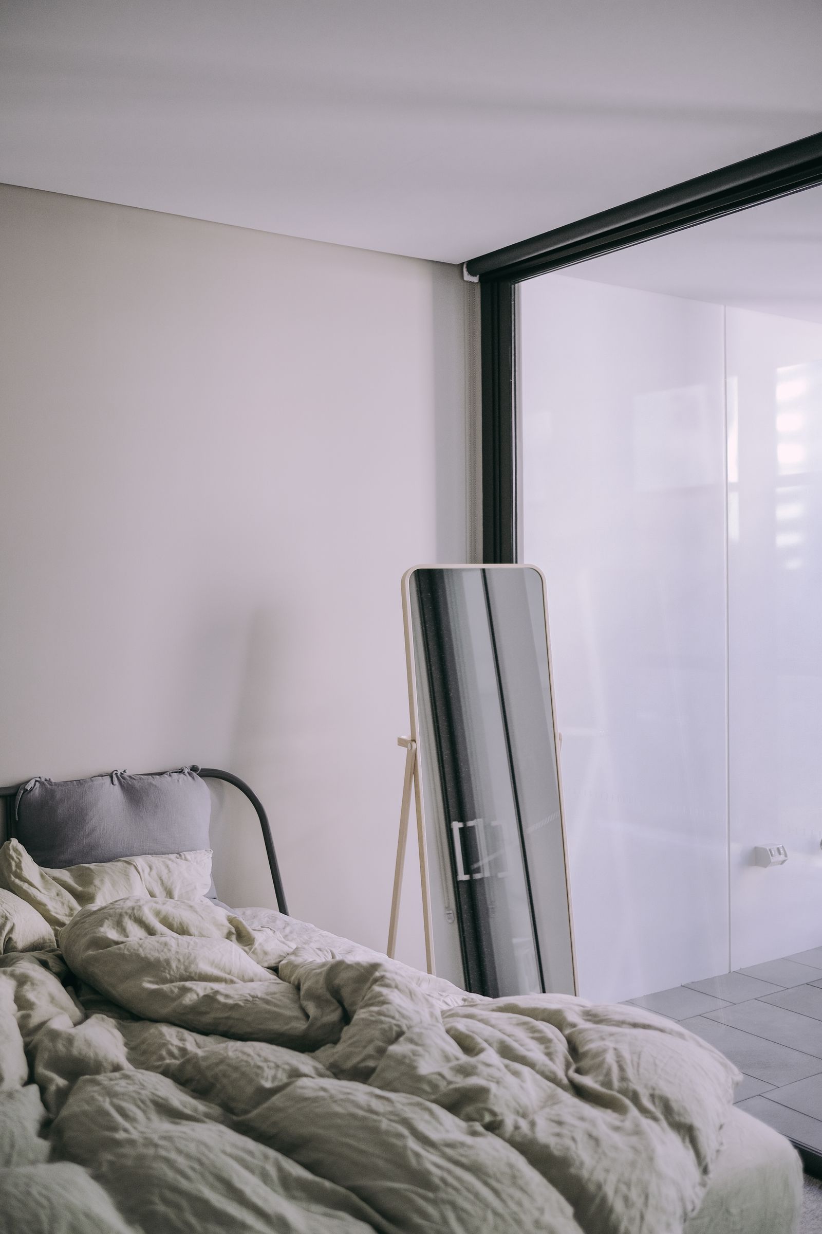Place a Full-Length Mirror in a Small Bedroom Without Losing Dressing Access