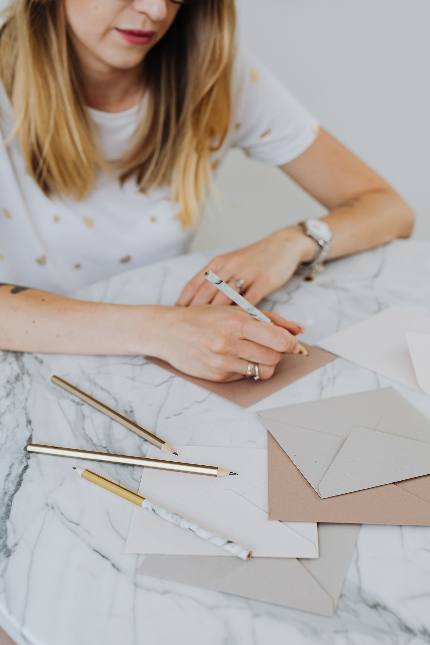 Host a Handwritten Thank-You Afternoon in a Small Shared Room