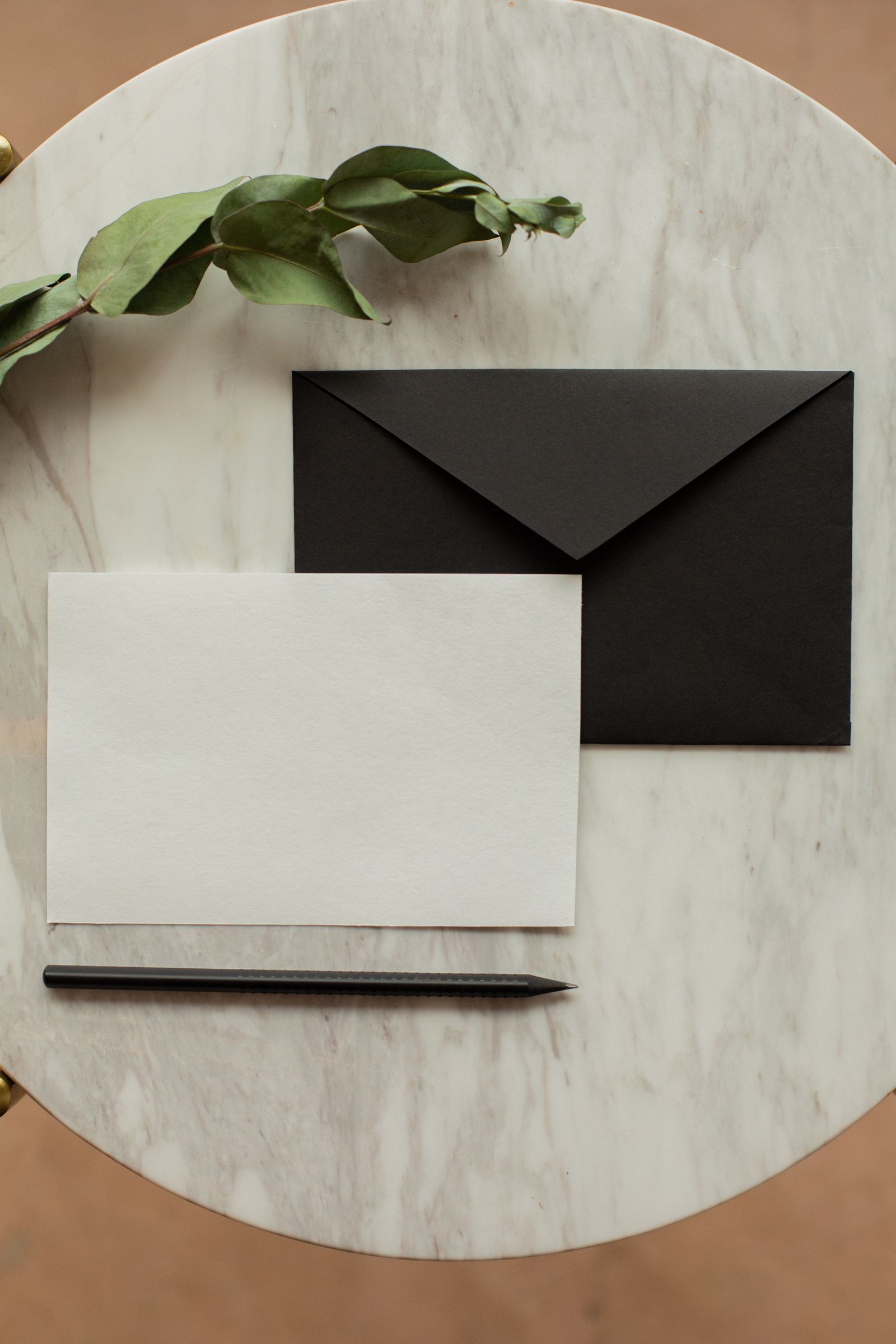 A Compact Letter-Writing Kit That Connects the Message to the Mailbox
