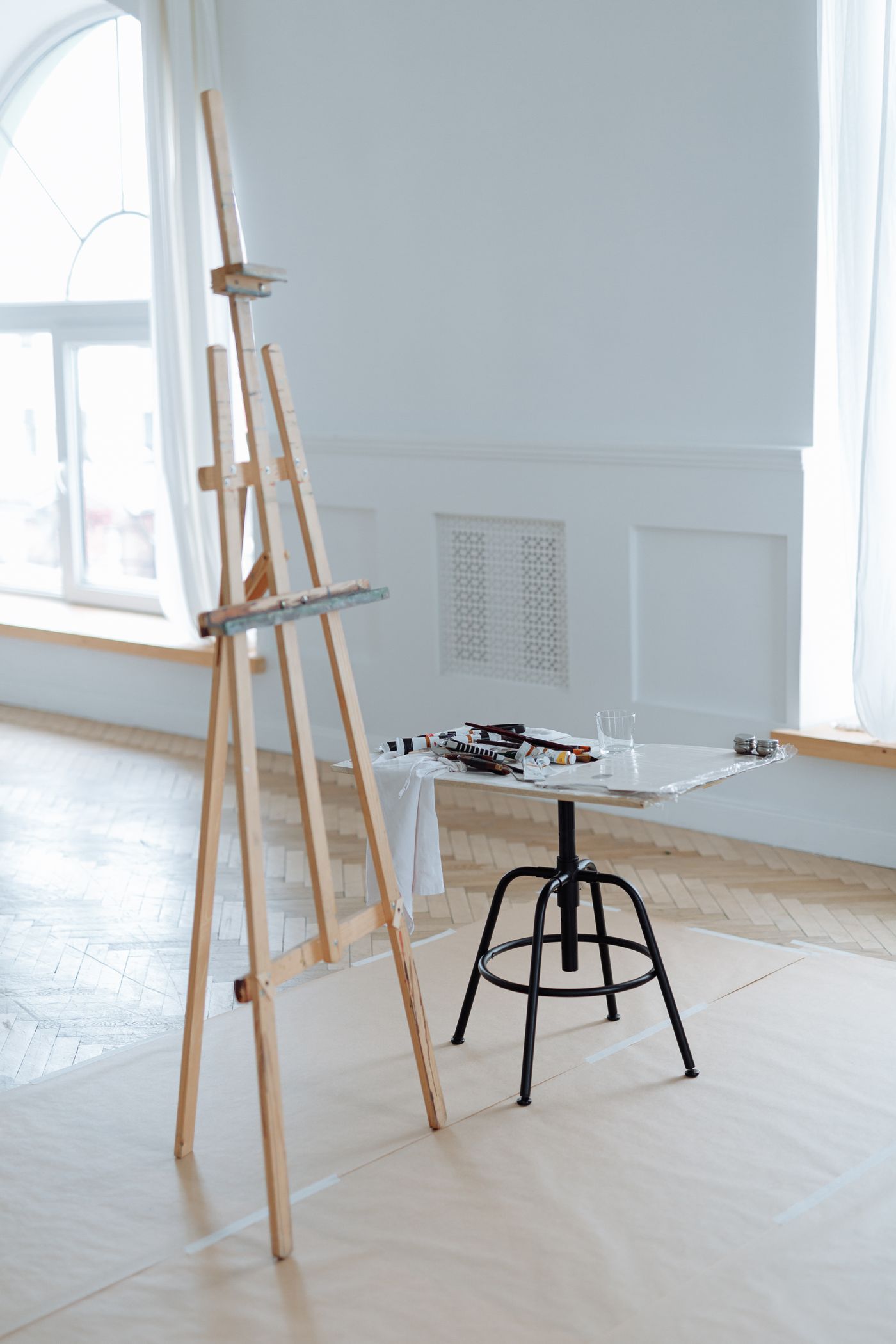 Make Space for a Temporary Painting Easel Without Creating a Permanent Studio