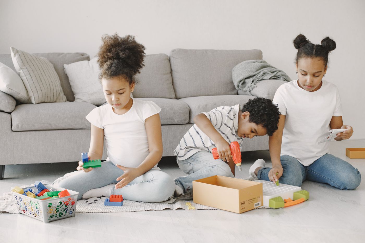 Plan a Small-Home Object-Matching Hunt That Ends With Everything Returned